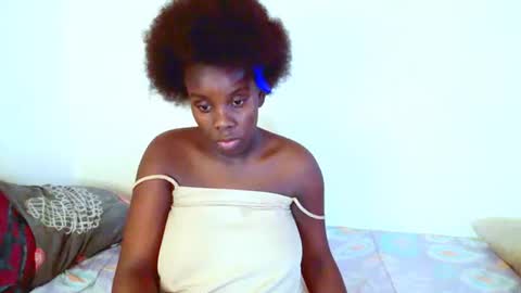 Snapshot of dinnydakrazx chatting on January 28, 12:00 pm dinnydakrazx online show from January 28, 12:00 pm