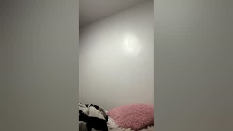 Cristal Independent model online show from February 20, 10:06 am