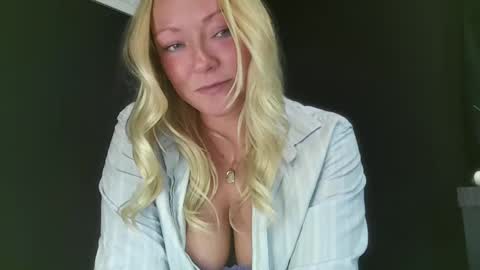 Snapshot of dirtylittlejess chatting on September 18, 6:45 am dirtylittlejess online show from September 18, 6:45 am