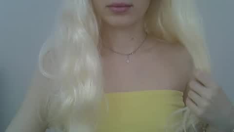 DitaMilton online show from February 10, 11:02 am