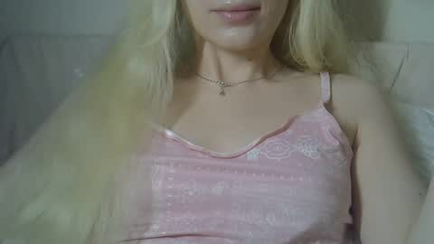 DitaMilton online show from January 13, 8:35 pm