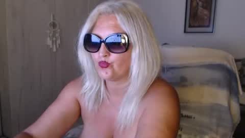 Alexxa online show from July 8, 11:40 pm