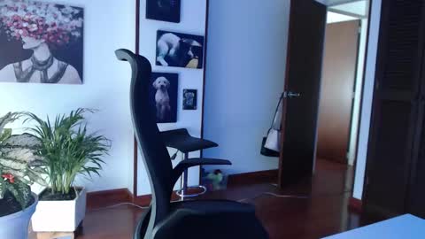 Hera online show from December 5, 1:34 pm