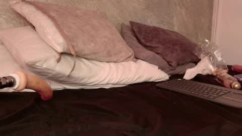 Sofia  online show from October 4, 5:28 pm