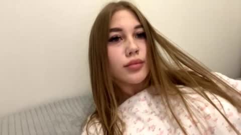 Snapshot of dixiecritchley chatting on September 28, 5:29 pm Stella online show from September 28, 5:29 pm