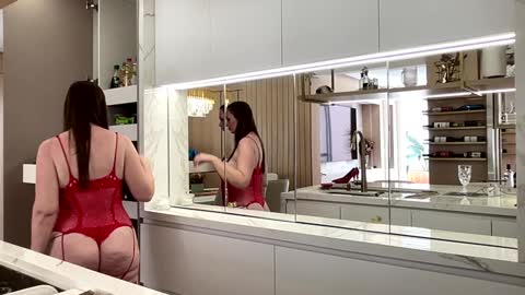 Snapshot of docehot1818 chatting on December 18, 5:21 pm Ctia But I prefer to be called DOCE online show from December 18, 5:21 pm