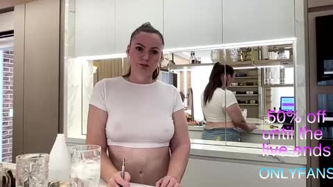 Snapshot of docehot1818 chatting on February 11, 3:29 pm Ctia But I prefer to be called DOCE online show from February 11, 3:29 pm