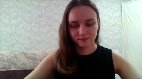 dolcezza_ online show from May 7, 10:52 am