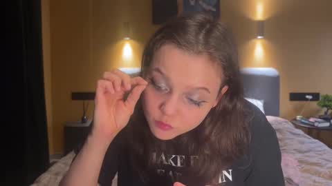 Snapshot of dolldolor chatting on October 31, 7:51 pm Charlotte online show from October 31, 7:51 pm