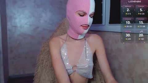 domiiniicana online show from September 22, 9:35 pm