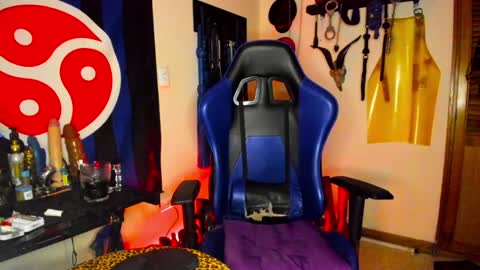 Dom Blue online show from February 4, 4:18 pm