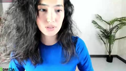 Snapshot of donnaa_drew chatting on September 12, 9:07 am Aura online show from September 12, 9:07 am