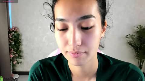 Snapshot of donnaa_drew chatting on September 26, 3:48 am Aura online show from September 26, 3:48 am