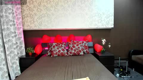 Donna On GMT2 Mon-Fri 3-9 AM online show from February 27, 9:58 pm