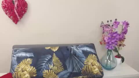 Snapshot of doreenkiss chatting on December 19, 9:07 am DoreenSexy online show from December 19, 9:07 am
