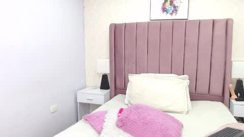 Anny online show from April 12, 3:26 pm