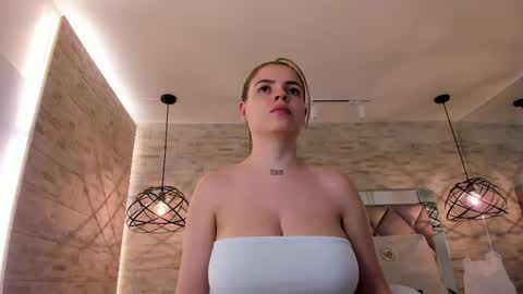 Snapshot of dorothy_vegga chatting on February 14, 12:41 am DOROTHY online show from February 14, 12:41 am