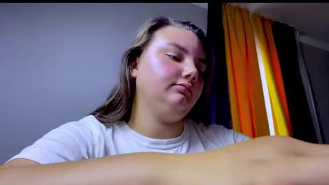 Mila online show from August 3, 9:04 am