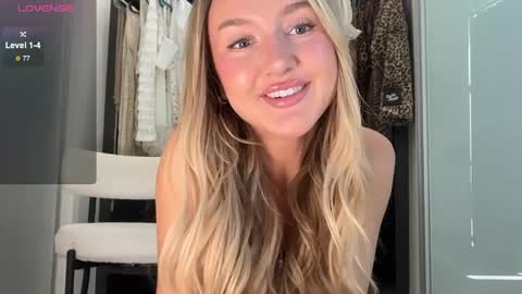 Lilah  online show from May 20, 5:43 pm
