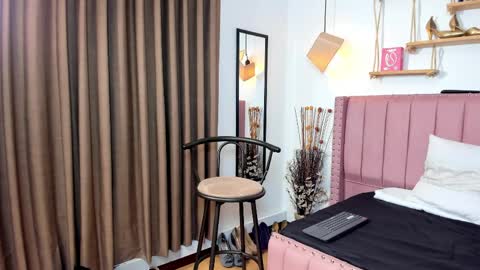   online show from April 13, 4:52 pm