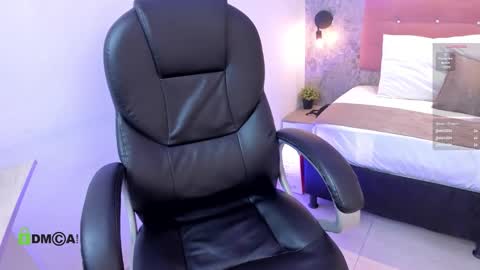 Dulce  online show from February 19, 11:58 pm