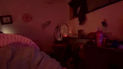 dumbgirl5150 online show from March 13, 6:15 am