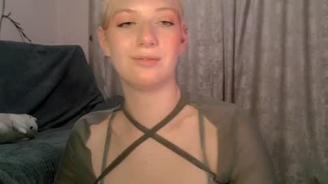 Lily online show from June 18, 9:14 am