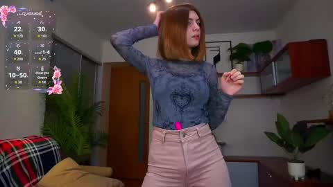 Snapshot of earthadobb chatting on October 13, 5:43 am Emma online show from October 13, 5:43 am