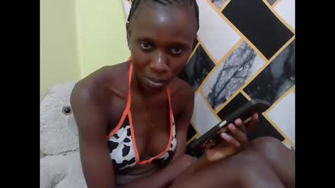 ebony_lisaaa online show from May 16, 11:31 am