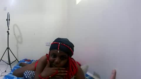 ebony_sluttt online show from February 18, 8:13 am