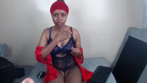 Snapshot of ebony_sluttt chatting on October 4, 8:53 am ebony_sluttt online show from October 4, 8:53 am