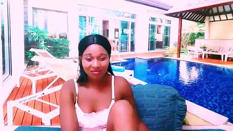 Tamia online show from February 14, 7:02 pm