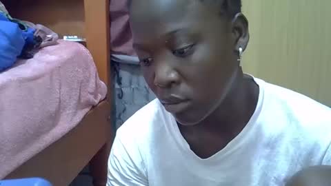 ebonydora online show from December 1, 1:47 pm