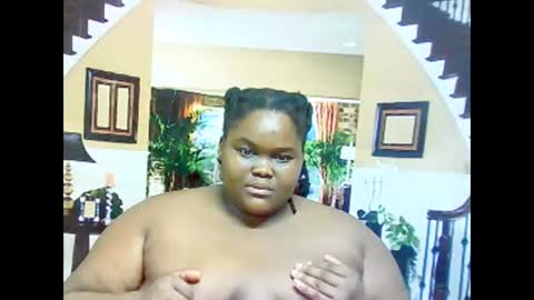 Snapshot of ebonyhotbuns4u2luv chatting on February 24, 6:47 pm ebonyhotbuns4u2luv online show from February 24, 6:47 pm