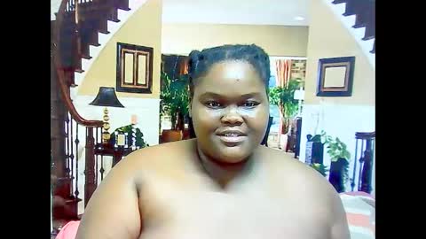 Snapshot of ebonyhotbuns4u2luv chatting on February 18, 6:48 am ebonyhotbuns4u2luv online show from February 18, 6:48 am