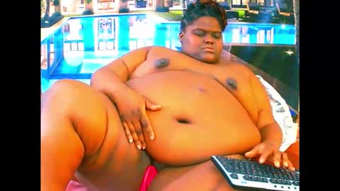 ebonyhotbuns4u2luv online show from February 14, 8:05 am