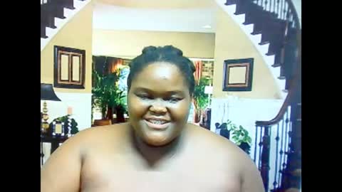 Snapshot of ebonyhotbuns4u2luv chatting on March 8, 6:19 am ebonyhotbuns4u2luv online show from March 8, 6:19 am