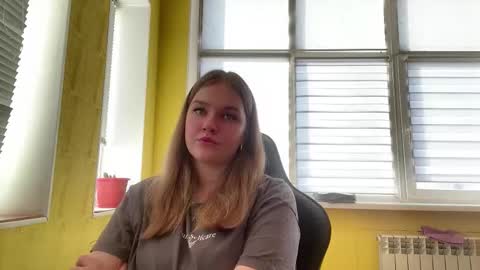 Mia online show from February 27, 11:54 am