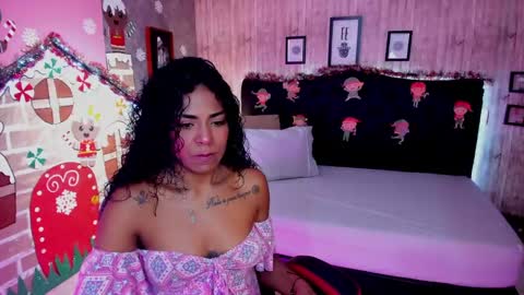 Snapshot of edelaine_rogers chatting on December 5, 6:11 pm ede online show from December 5, 6:11 pm