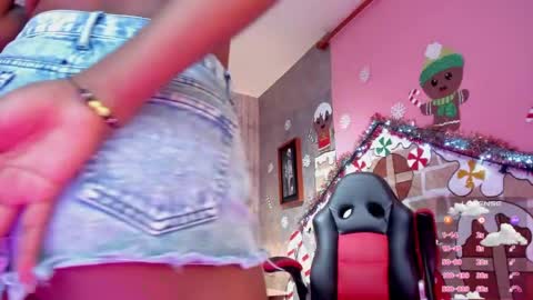 Snapshot of edelaine_rogers chatting on December 20, 9:50 pm ede online show from December 20, 9:50 pm