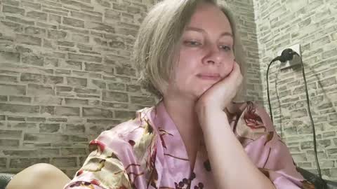 Snapshot of edithmanning chatting on December 12, 7:37 pm edithmanning online show from December 12, 7:37 pm