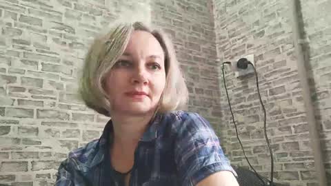 Snapshot of edithmanning chatting on January 9, 9:37 am edithmanning online show from January 9, 9:37 am