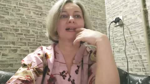 Snapshot of edithmanning chatting on December 13, 5:21 pm edithmanning online show from December 13, 5:21 pm