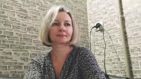 Snapshot of edithmanning chatting on January 16, 9:05 am edithmanning online show from January 16, 9:05 am