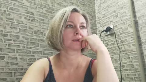 Snapshot of edithmanning chatting on January 6, 11:18 am edithmanning online show from January 6, 11:18 am