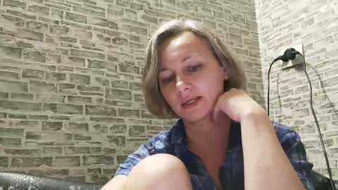 Snapshot of edithmanning chatting on December 21, 6:11 pm edithmanning online show from December 21, 6:11 pm
