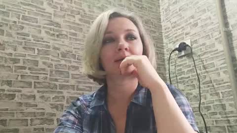 Snapshot of edithmanning chatting on January 22, 6:10 am edithmanning online show from January 22, 6:10 am