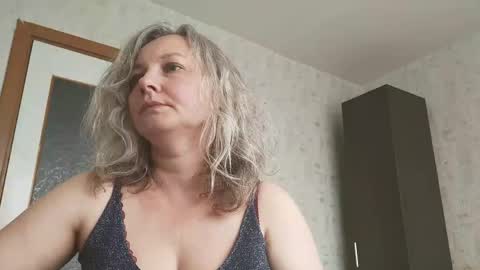 edithmanning online show from May 31, 9:04 am
