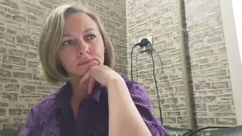 Snapshot of edithmanning chatting on December 29, 8:33 am edithmanning online show from December 29, 8:33 am