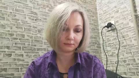 Snapshot of edithmanning chatting on February 3, 6:34 am edithmanning online show from February 3, 6:34 am